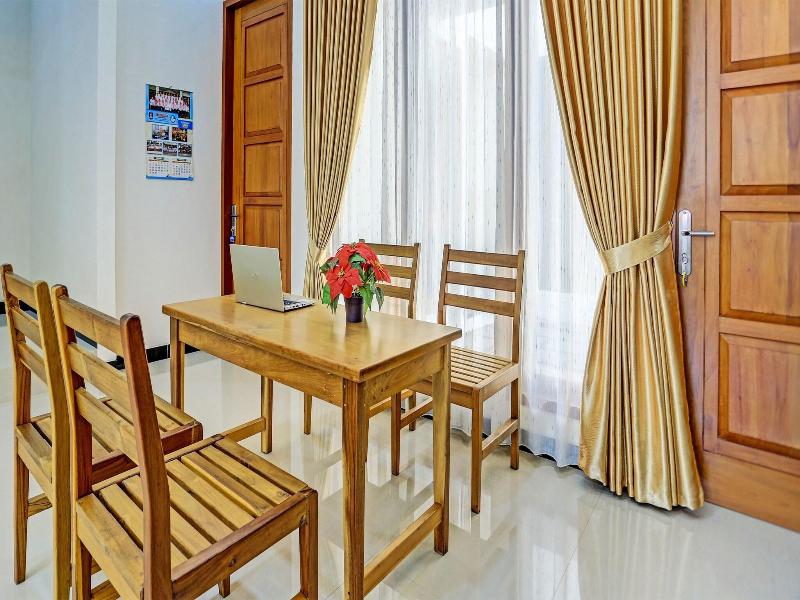 Oyo Life 92321 Abiyan Villa Homestay Syariah image