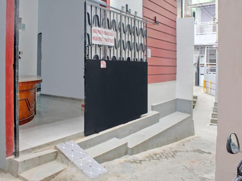 Oyo Life 92509 Maulana Guest House Simpur image