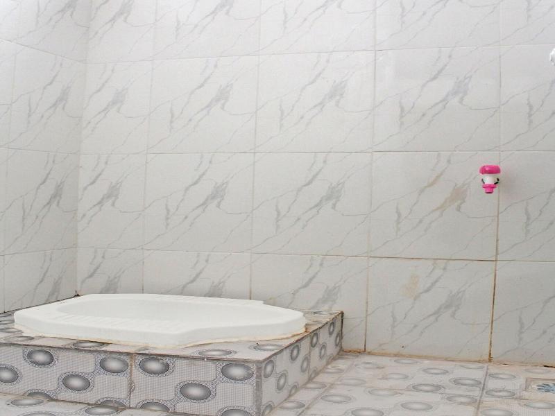 Oyo Life 92509 Maulana Guest House Simpur image