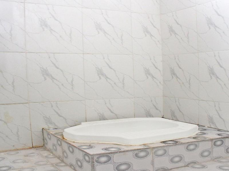 Oyo Life 92509 Maulana Guest House Simpur image