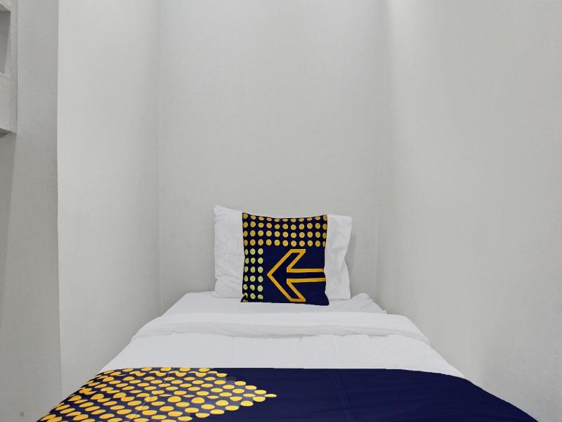 Oyo Life 92509 Maulana Guest House Simpur image