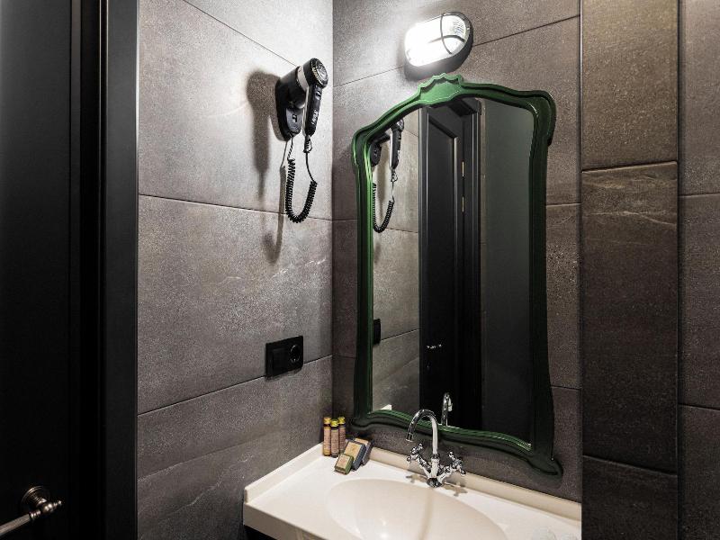 Esquisse Boutique Hotel image
