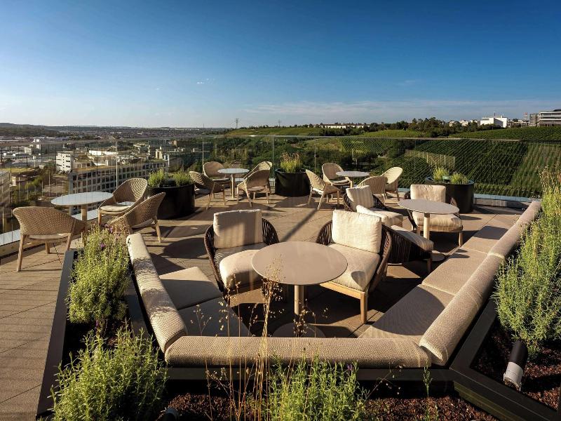 Radisson Blu Hotel At Porsche Design Tower Stutt image