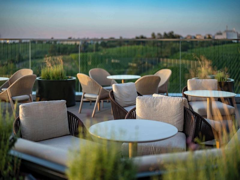 Radisson Blu Hotel At Porsche Design Tower Stutt image