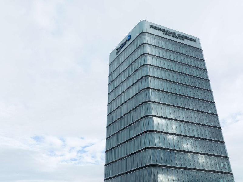 Radisson Blu Hotel At Porsche Design Tower Stutt image