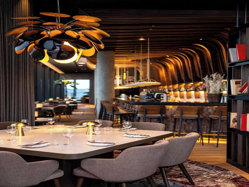 Radisson Blu Hotel At Porsche Design Tower Stutt image