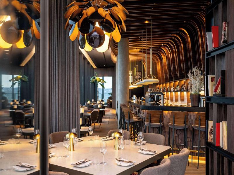 Radisson Blu Hotel At Porsche Design Tower Stutt image