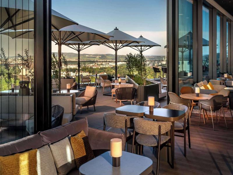 Radisson Blu Hotel At Porsche Design Tower Stutt image