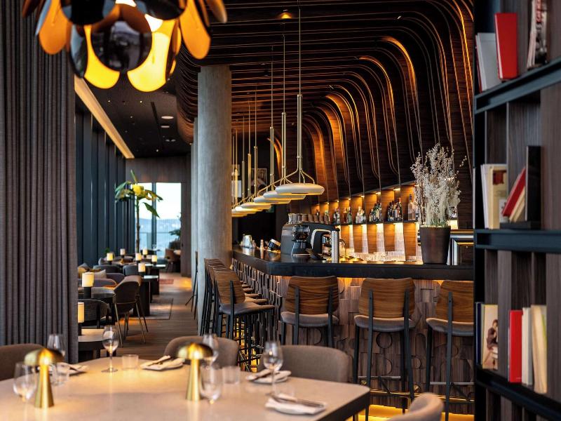 Radisson Blu Hotel At Porsche Design Tower Stutt image