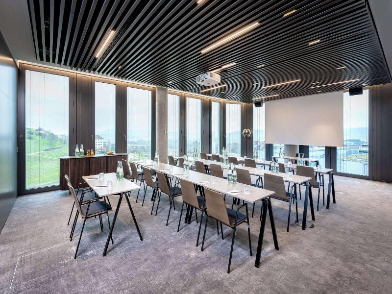 Radisson Blu Hotel At Porsche Design Tower Stutt image