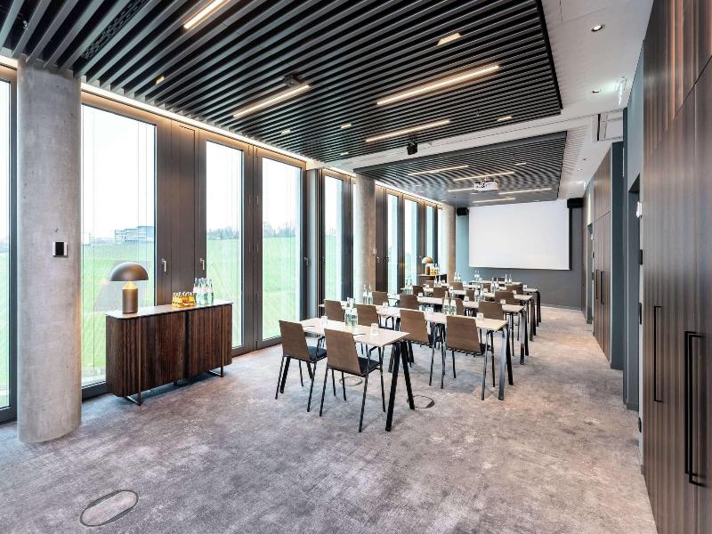 Radisson Blu Hotel At Porsche Design Tower Stutt image