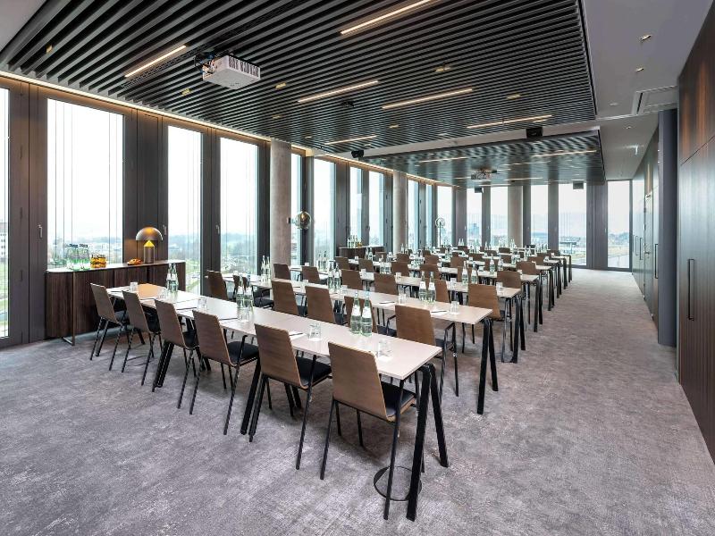 Radisson Blu Hotel At Porsche Design Tower Stutt image