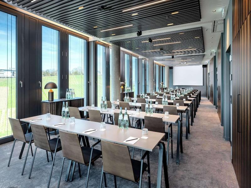 Radisson Blu Hotel At Porsche Design Tower Stutt image