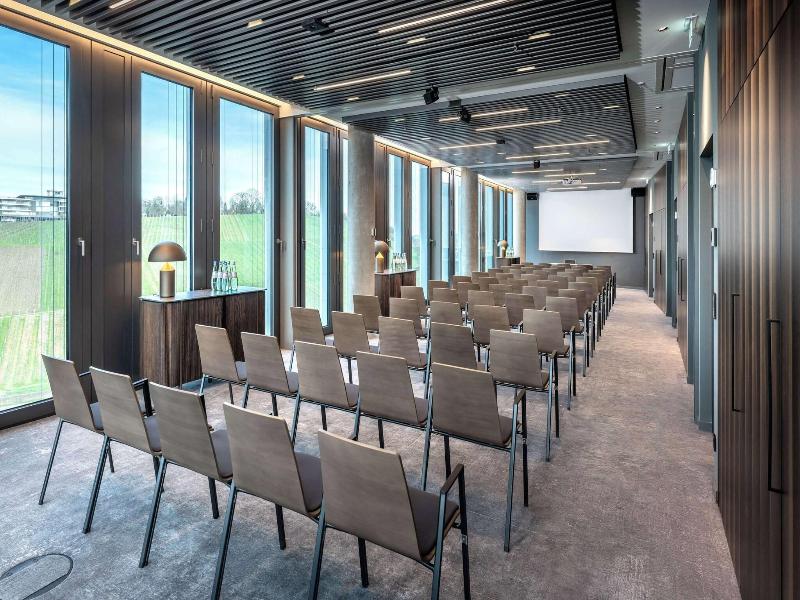Radisson Blu Hotel At Porsche Design Tower Stutt image