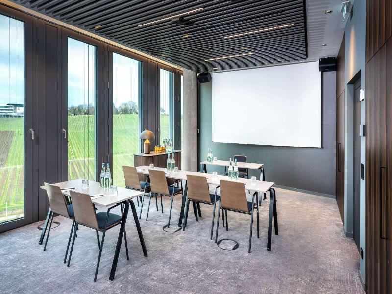 Radisson Blu Hotel At Porsche Design Tower Stutt image