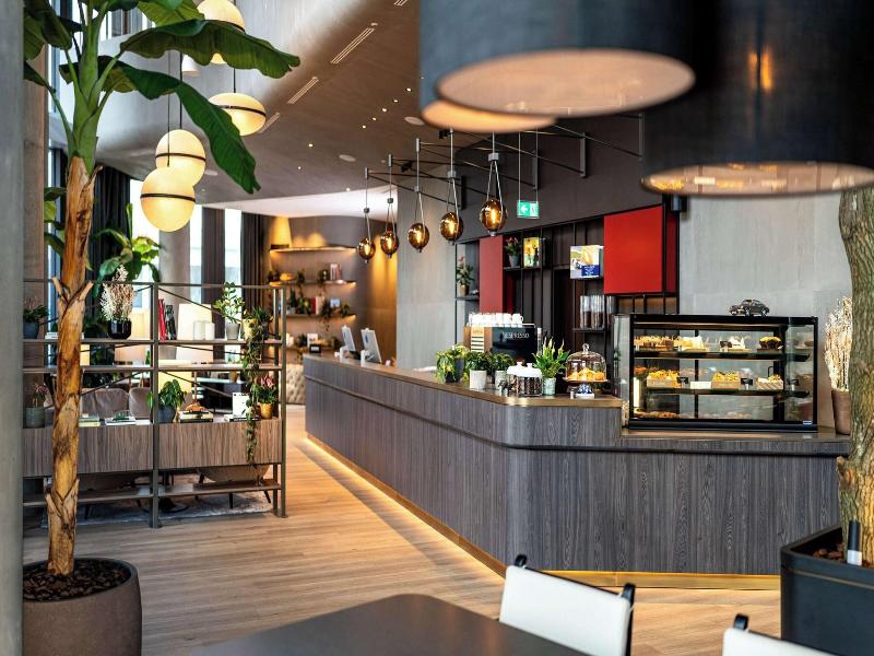 Radisson Blu Hotel At Porsche Design Tower Stutt image