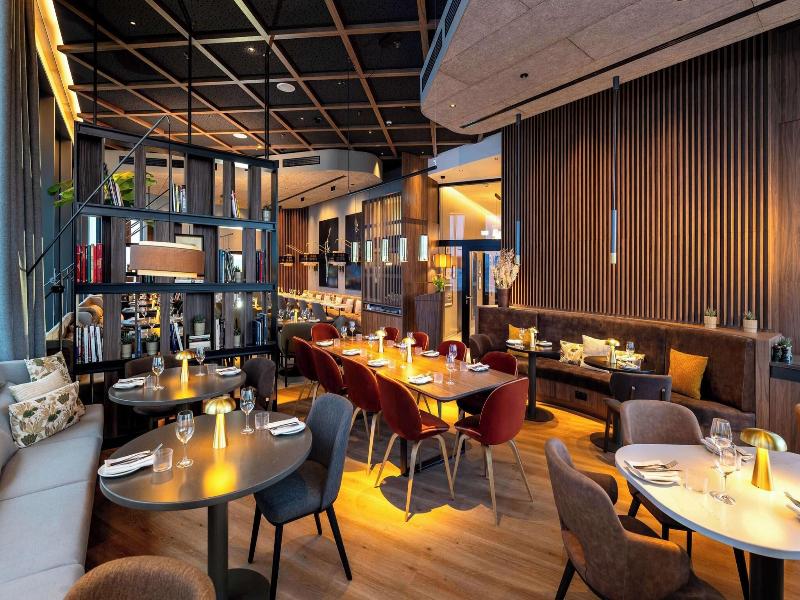 Radisson Blu Hotel At Porsche Design Tower Stutt image
