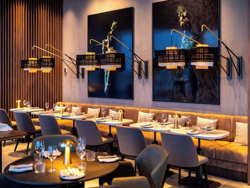 Radisson Blu Hotel At Porsche Design Tower Stutt image