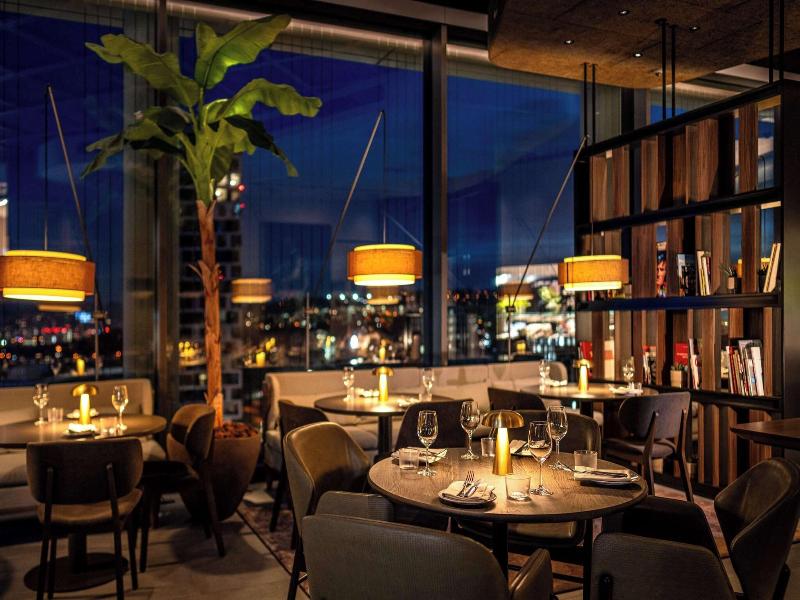 Radisson Blu Hotel At Porsche Design Tower Stutt image