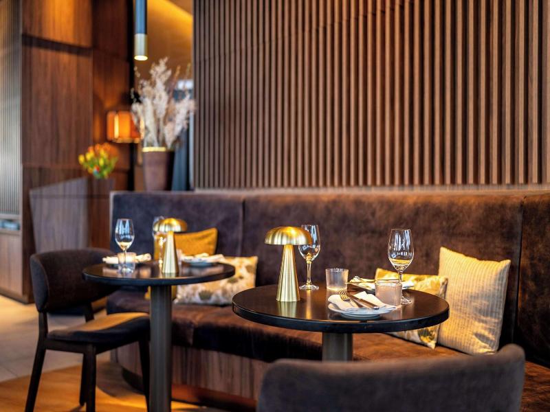 Radisson Blu Hotel At Porsche Design Tower Stutt image