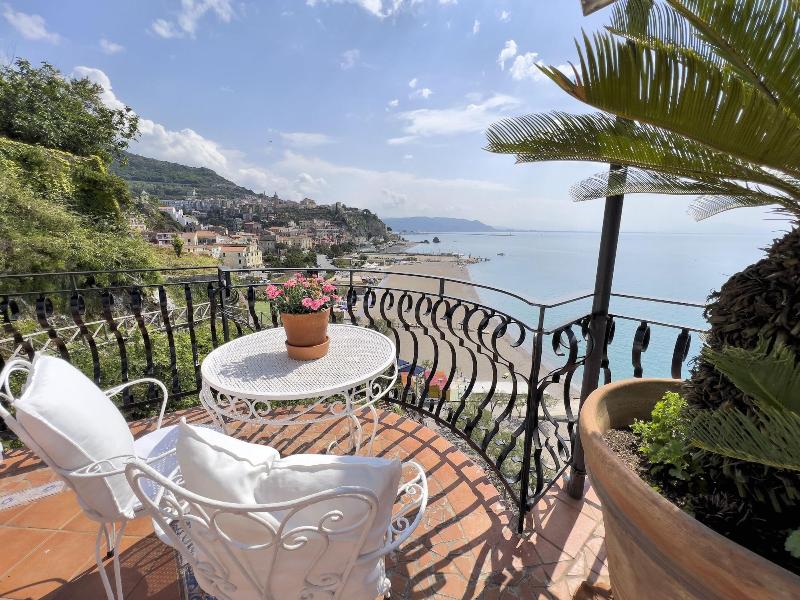 Due Relais - Panoramic Sea View Suites image