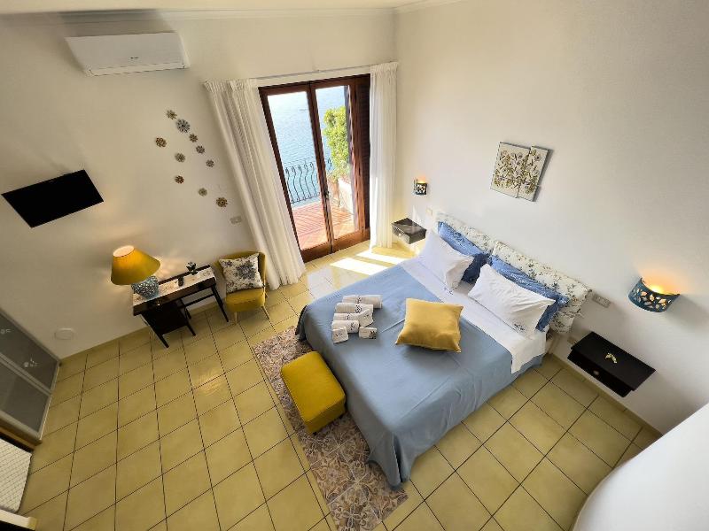 Due Relais - Panoramic Sea View Suites image