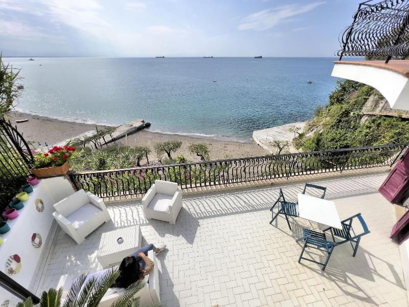 Due Relais - Panoramic Sea View Suites image