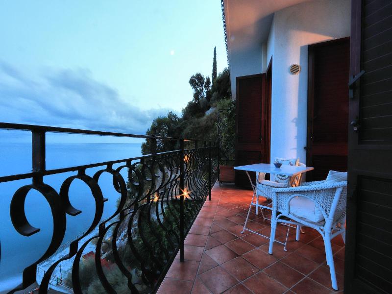 Due Relais - Panoramic Sea View Suites image