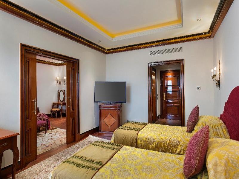Mardan Palace image