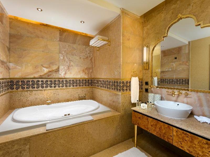 Mardan Palace image