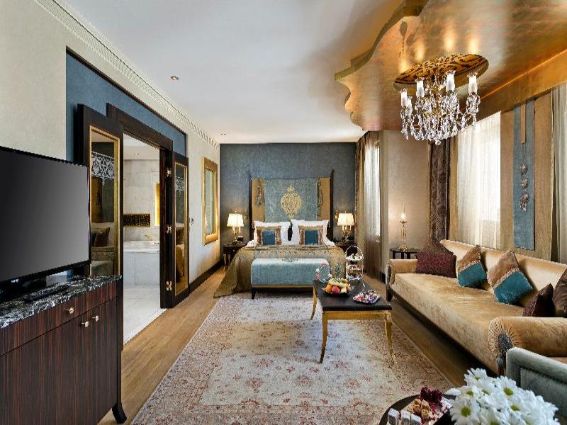 Mardan Palace image