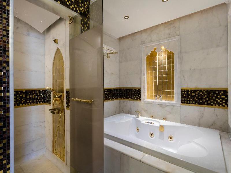 Mardan Palace image