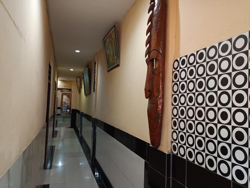 Oyo 93479 Hotel Jaguar Sentani image