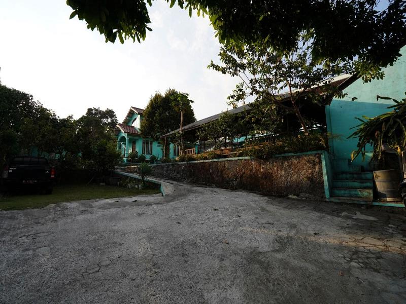 Oyo 93248 Villa Syariah Astuti Lestari