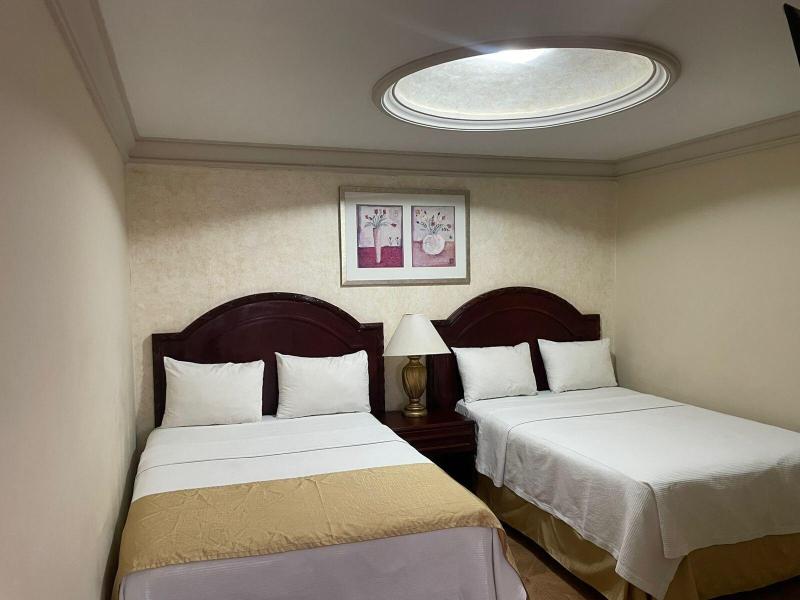 Hotel Plaza Express image