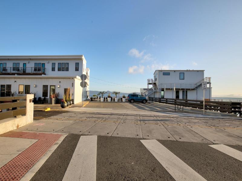 Bowline Hotel image