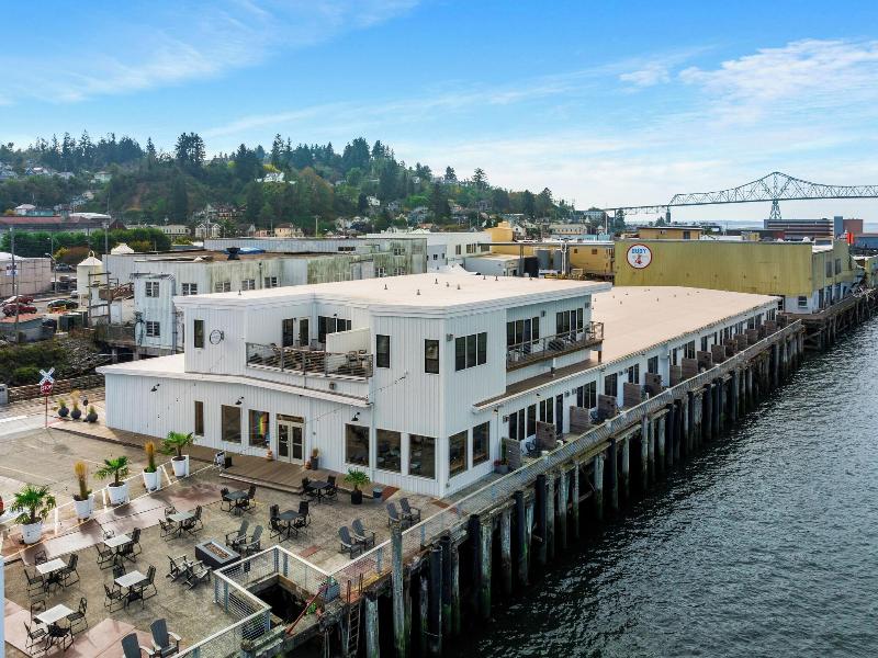 Bowline Hotel image