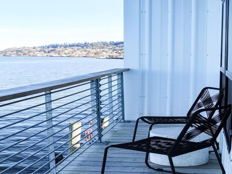 Bowline Hotel image