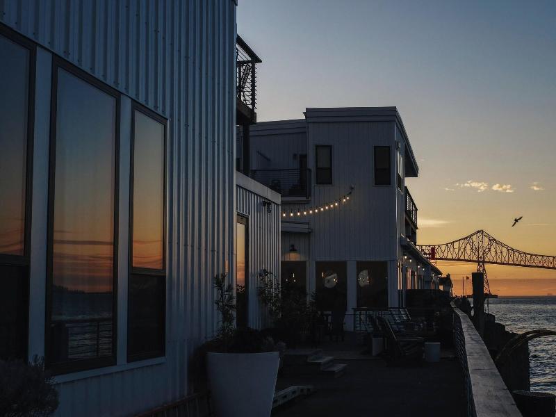 Bowline Hotel image