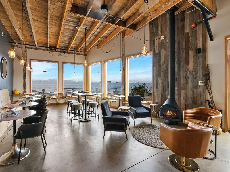 Bowline Hotel image