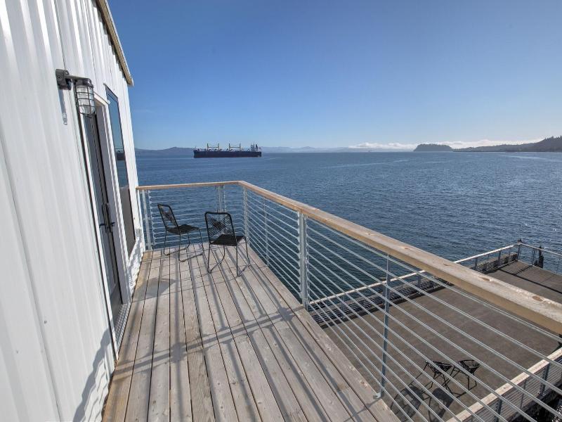 Bowline Hotel image