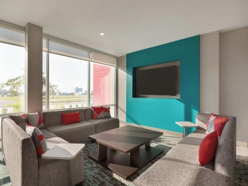 Avid Hotel Queretaro Centro Sur By Ihg image