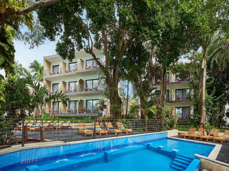 Cristalino Lagoon Front Hotel Restaurant & Spa image