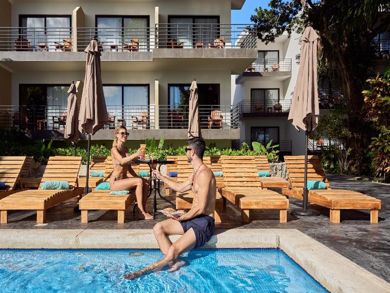 Cristalino Lagoon Front Hotel Restaurant & Spa image
