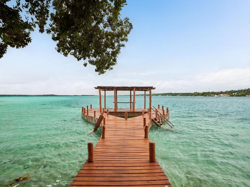 Cristalino Lagoon Front Hotel Restaurant & Spa image