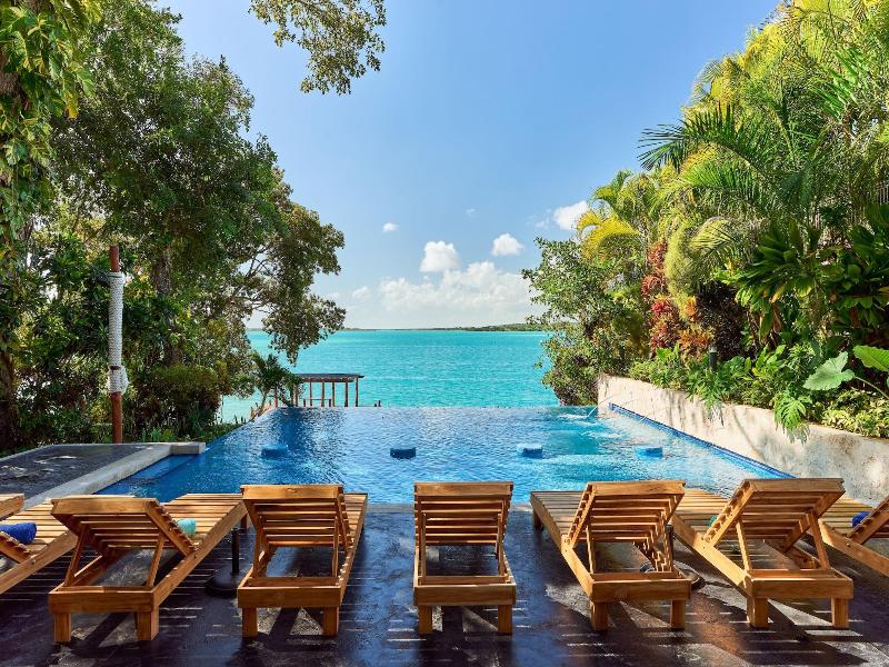 Cristalino Lagoon Front Hotel Restaurant & Spa image