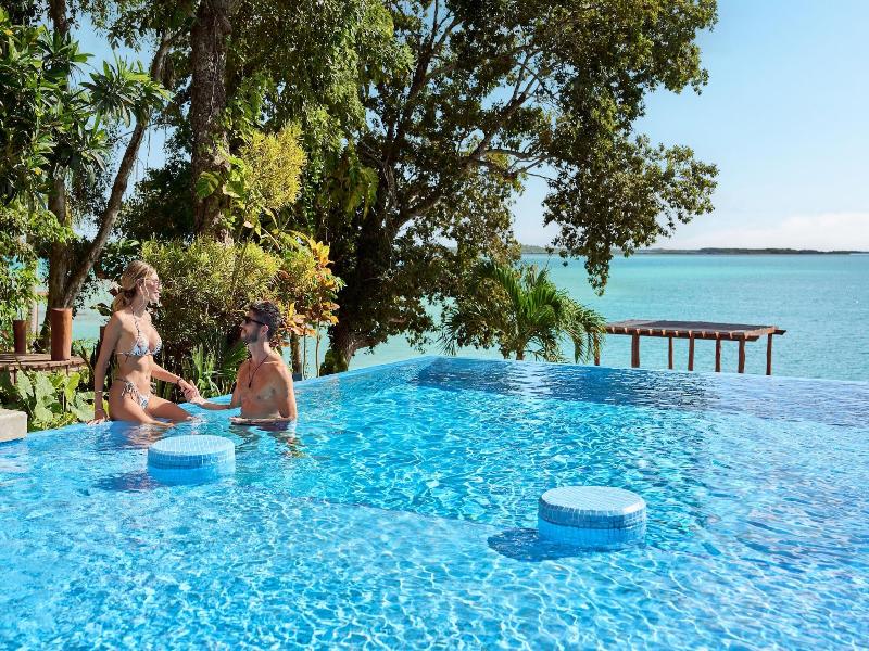Cristalino Lagoon Front Hotel Restaurant & Spa image