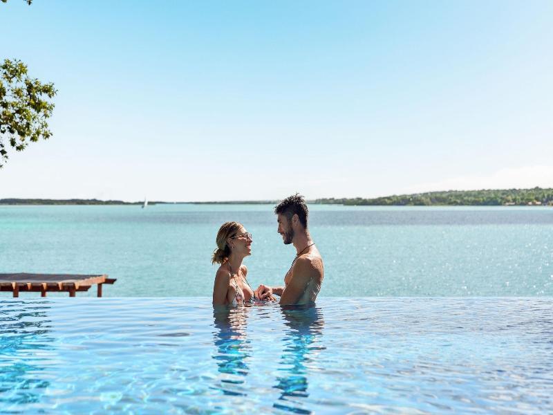 Cristalino Lagoon Front Hotel Restaurant & Spa image