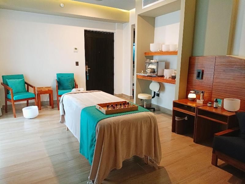 Cristalino Lagoon Front Hotel Restaurant & Spa image