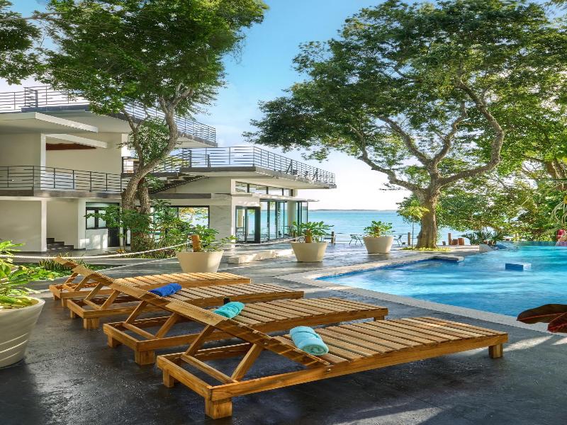 Cristalino Lagoon Front Hotel Restaurant & Spa image